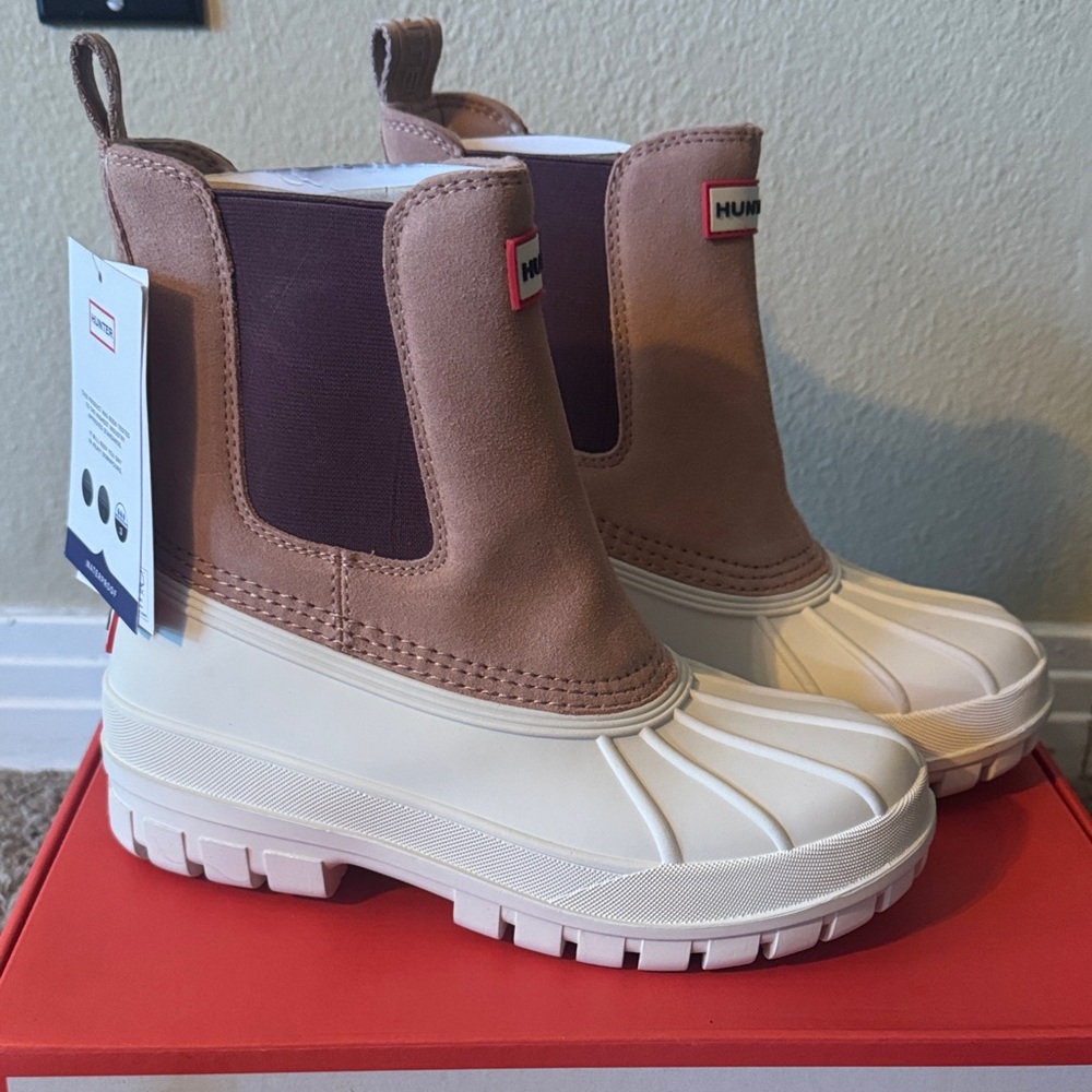 Hunter Women’s Sutton Waterproof - brand new size 8